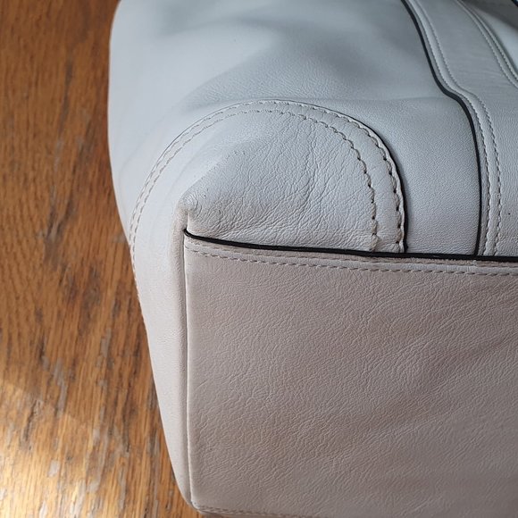 White Vintage COACH Large Tote Leather Bag (No. K0669-F10288) - Picture 4 of 8